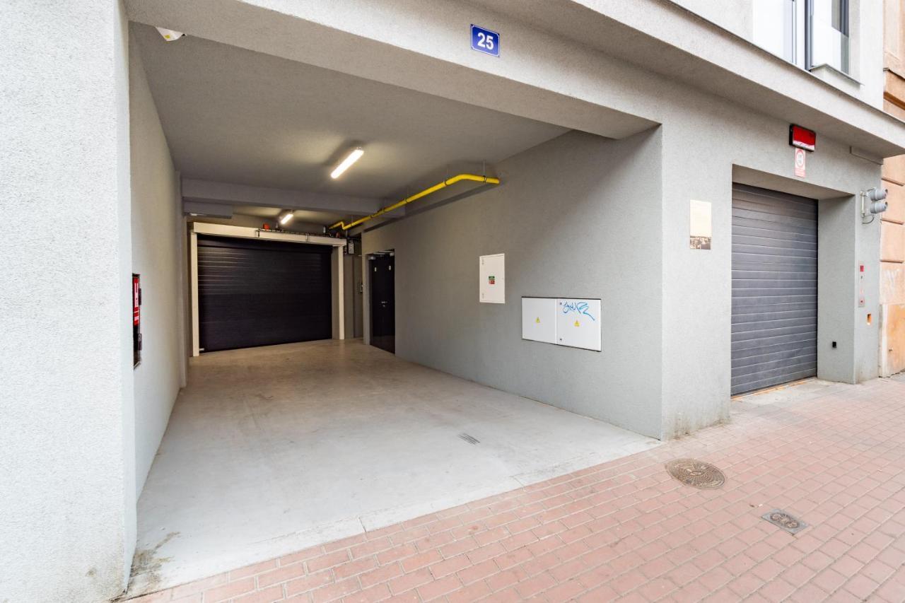 Brand New Studio Apartment # 42 In Brand New Building With Free Parking In The Center Praga Esterno foto